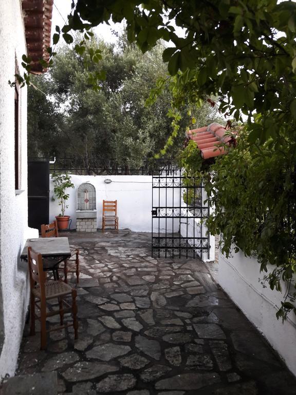 Kesi Holiday Home Потістіка Екстер'єр фото